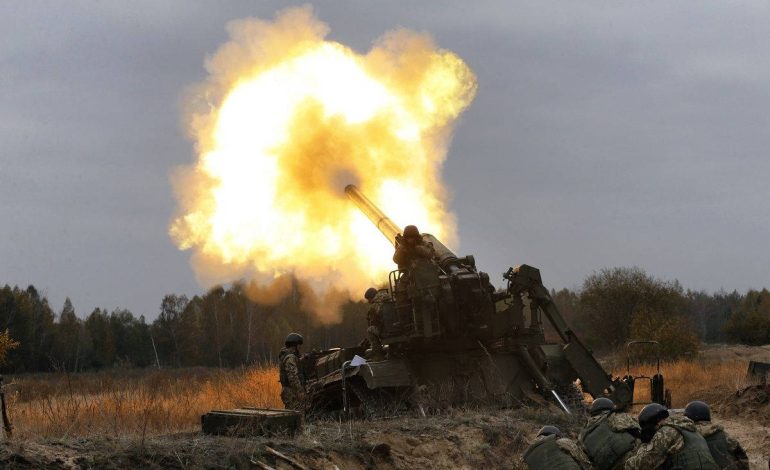  Donbass – L’Ukraine bombarde lourdement la RPD et la RPL, blessant une civile et endommageant plusieurs habitations