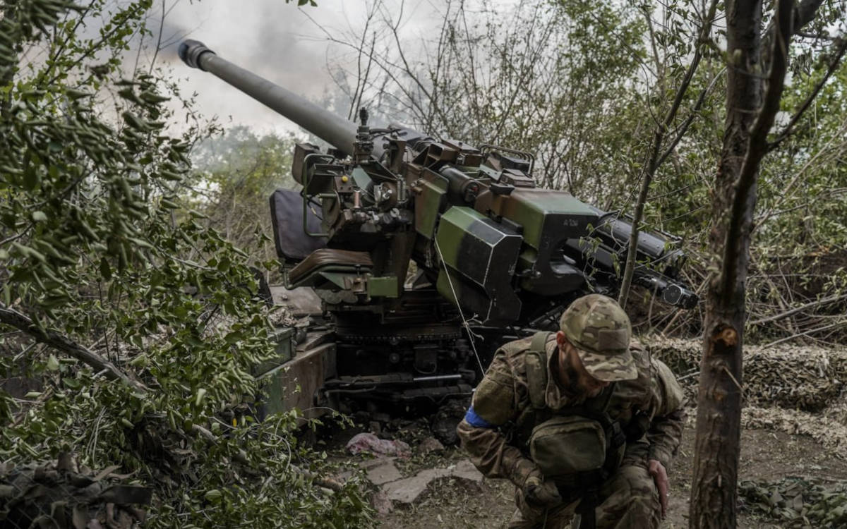 La France arme le régiment néo-nazi Azov - Франция вооружает неонацистский полк "Азов"